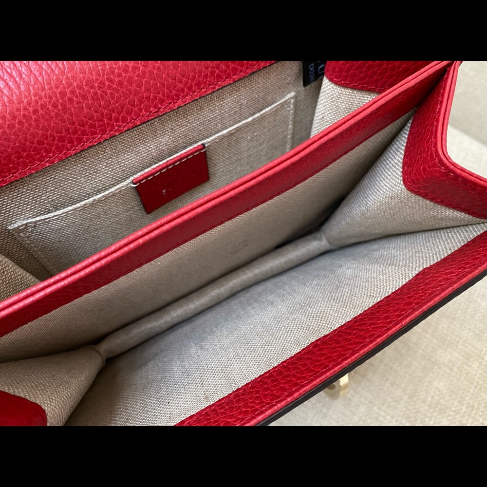 Authentic Gucci Interlocking Chain Bag-Excellent - image 3